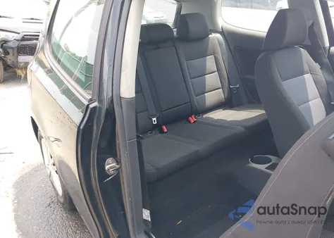 2011 Volkswagen Golf 2.5L 2-Door z USA, uszkodzony, nr VIN WVWAB7AJ2BW199793